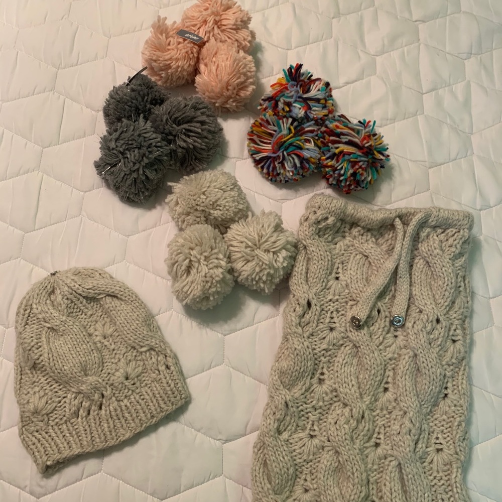 AMERICAN EAGLE HAT AND SCARF SET